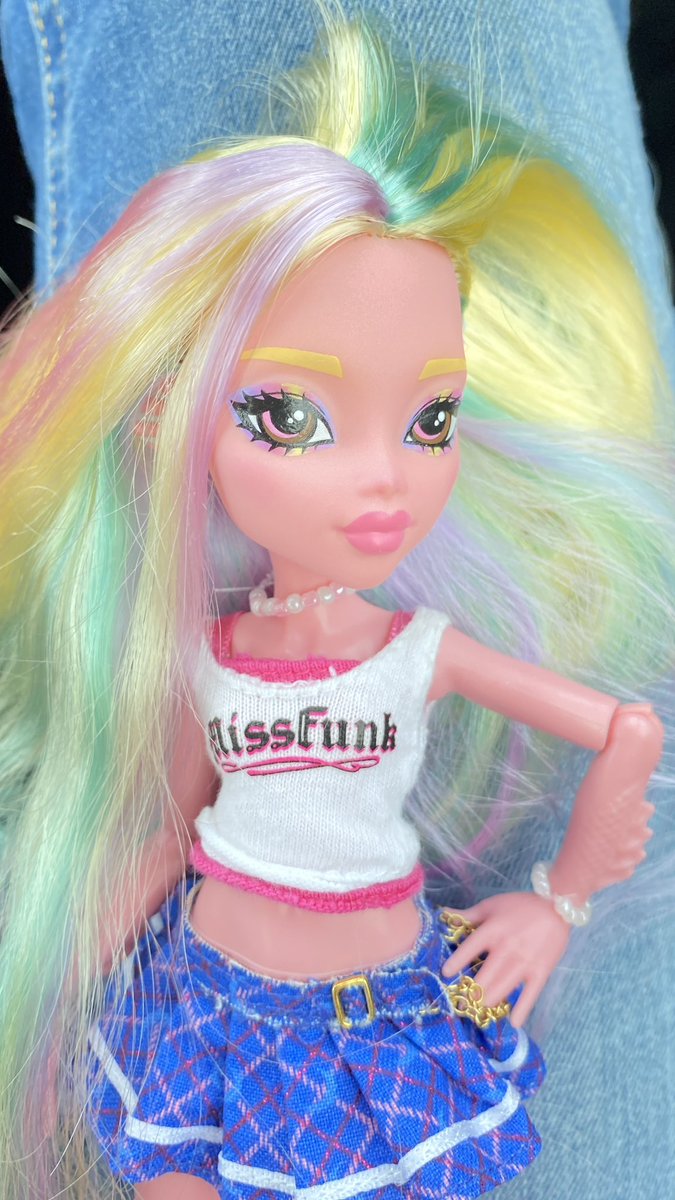 Eggulaura tweet media