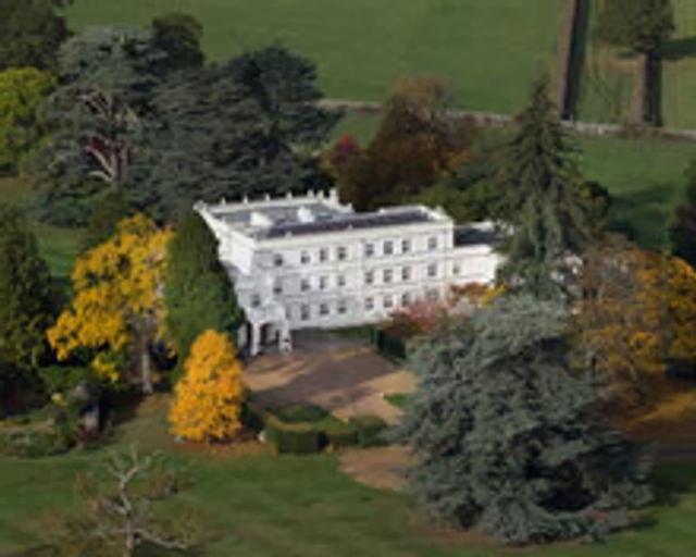 intl_source's tweet image. #Transparency #GovernmentOversight #UnitedKingdom
MPs demand independent review of Prince Andrew&apos;s residence at Royal Lodge, sparking fresh debate over royal finances and public accountability.
intlsource.net/en/public/arti…