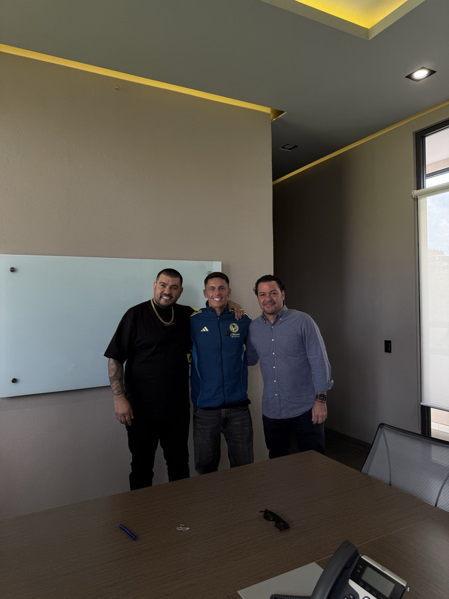 Gracias Santiago Baños por entender y valorar el trabajo y el tiempo de cada uno. Éxitos <a href="/ClubAmerica/">Club América</a> en lo que se viene ⚽️🙌