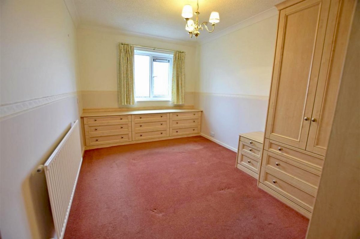 For Sale. Meridian Court, North Road, Cardiff is this one-bedroom ground-floor flat situated in a popular retirement complex of forty flats. Please view the full details online. onthemarket.com/details/180527… #ForSale #Retirement #Flat #Apartment #Cardiff #MeridianCourt #NorthRoad