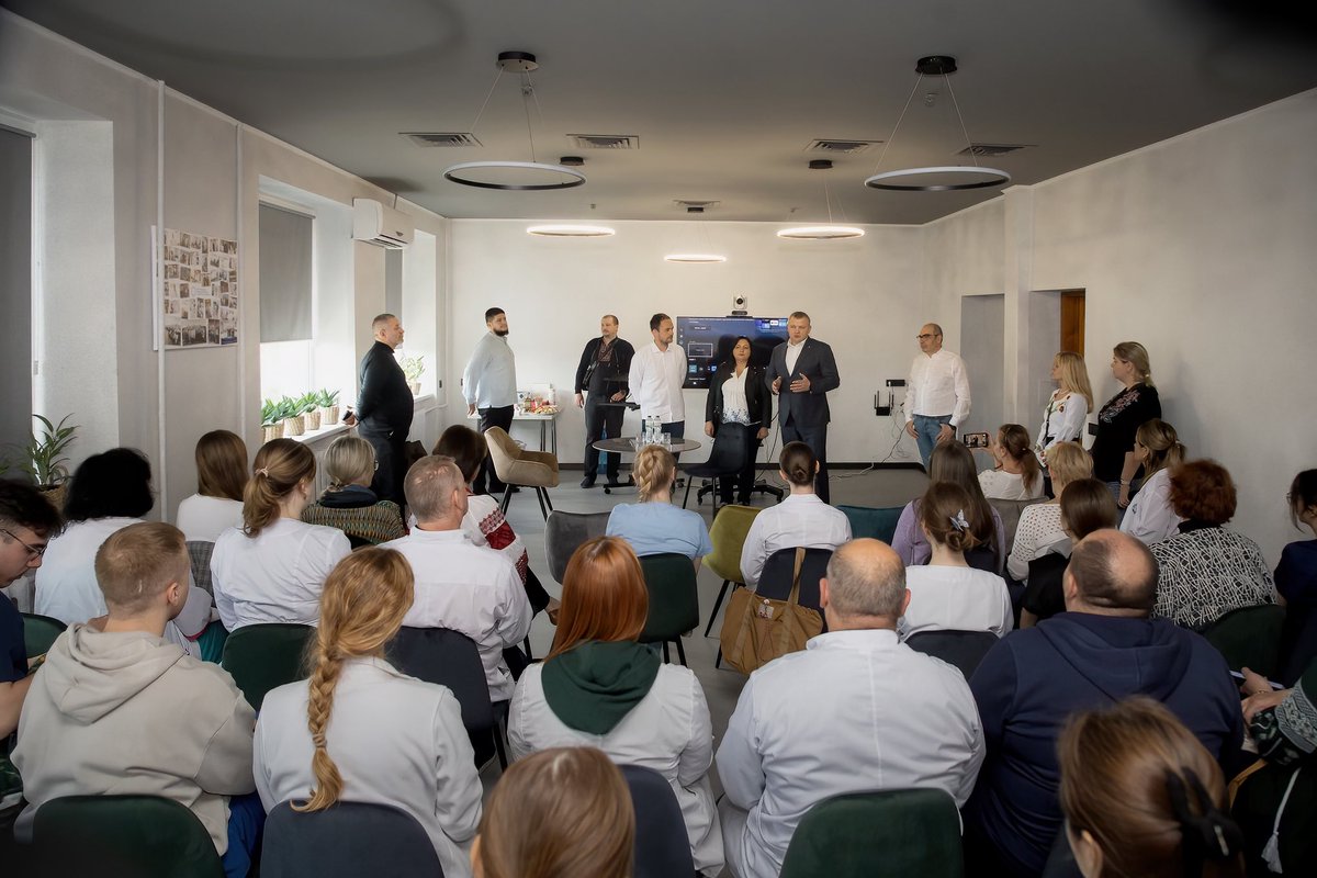 AMCFU's tweet image. ✨ Au-delà de la compassion : une solidarité médicale qui franchit les frontières ✨

Coopération médicale avec CHU de Poitiers
➡️ Voir l’article : chu-poitiers.fr/mission-pedago…

#solidarité #coopération #médecine #Ukraine #CHUPoitiers