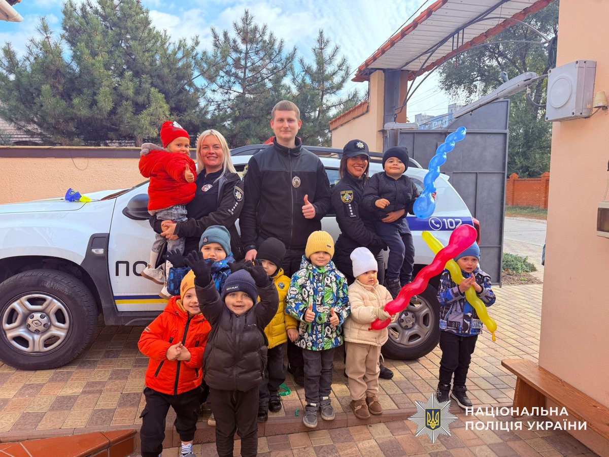GUNP_Dnipro's tweet image. День професій у садочку: малюки дізналися про роботу поліцейських
Джерело: dp.npu.gov.ua/news/den-profe…
@34_tv
@news112ua
@istv
#Поліція #Дніпро #новини