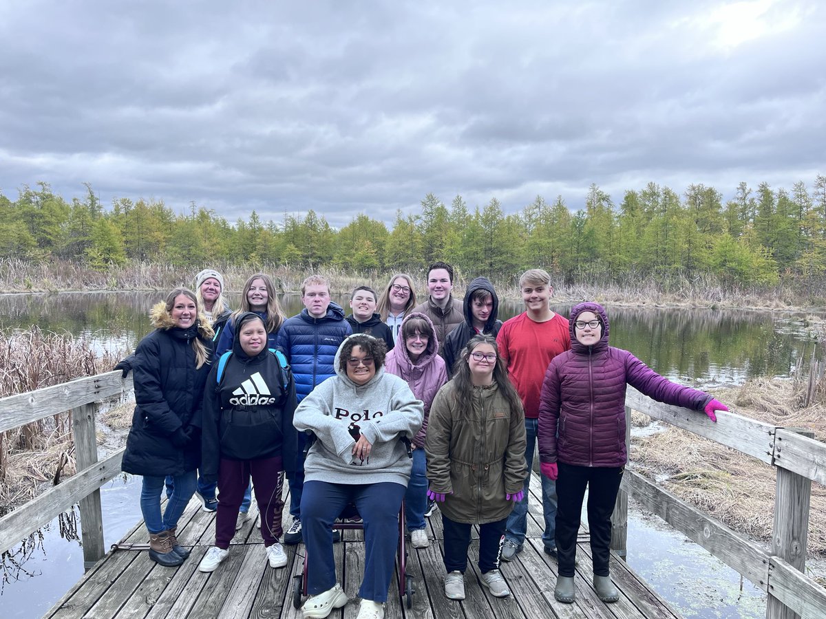 rb_transition's tweet image. Had an amazing time exploring Volo Bog @IllinoisDNR with Ms. Abby as our guide! 🌿💚 Did you know it's a National Natural Landmark? We learned so much and our scavenger hunt at the Visitor Center was awesome! #VoloBog #communitybasedlearning #rbchs