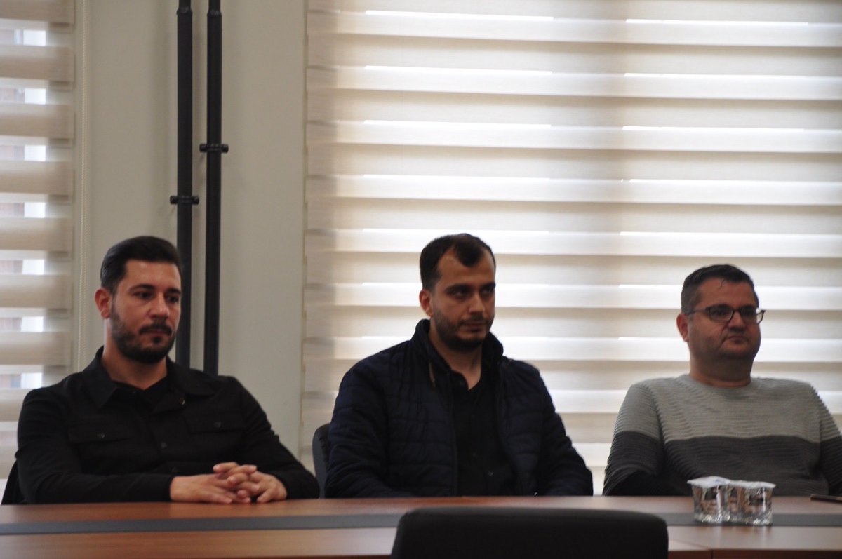 Personel Daire Başkanlığımız Eğitim ve Planlama Şube Müdürü Hülya Ersal tarafından aday memurlara yönelik “Kamuda Etik ve Kamu Görevlisi Olmak” konulu hizmet içi eğitim programı iki grup halinde planlandı. Eğitimlerin ilk oturumu bugün gerçekleştirildi.

Eğitimde kamu