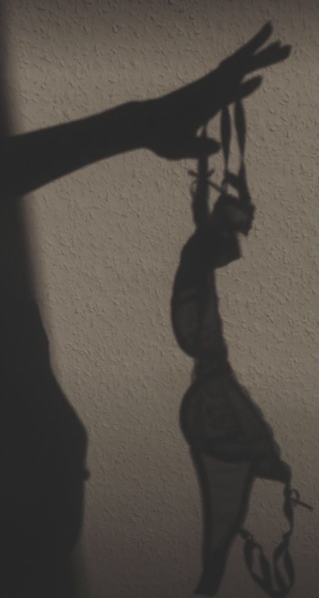 ilpadrone64's tweet photo. La seduzione è un gioco di rivelazioni parziali. Mostra solo una parte per stimolare la curiosità per il tutto https://t.co/DuOpvQZdYW