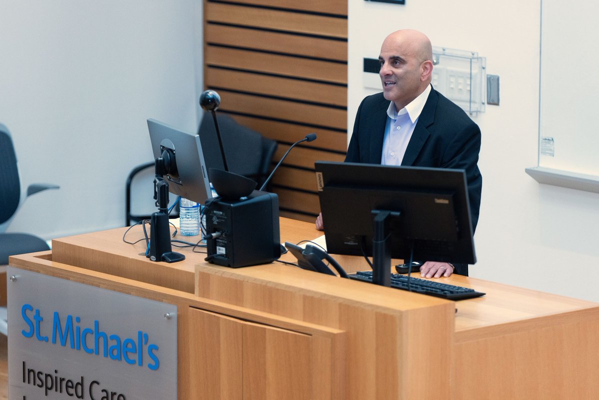 UnityHealthTO's tweet image. On Oct. 7, Unity Health hosted our first Digital Excellence Conference, welcoming more than 400 staff, physicians and leaders to St. Michael’s to celebrate achievements, deepen knowledge and explore the future of digital health. Learn more: linkedin.com/posts/unityhea…