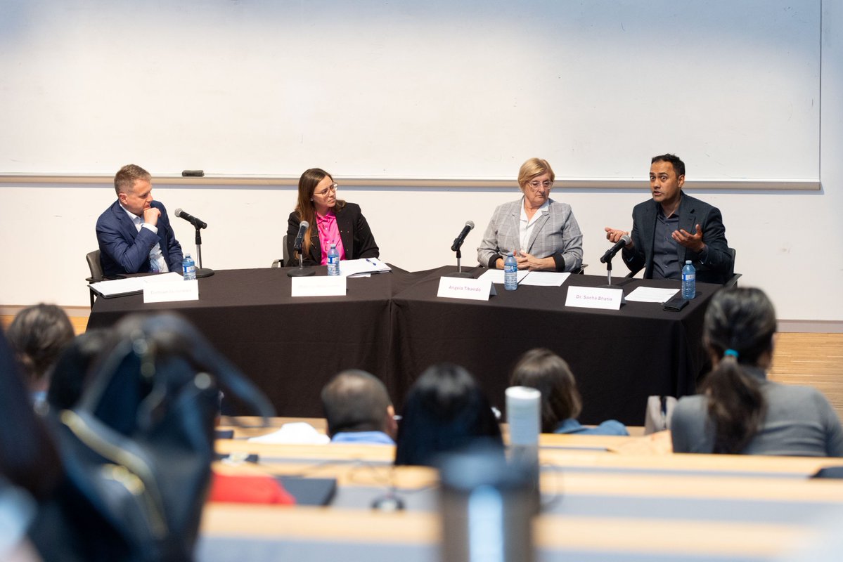 UnityHealthTO's tweet image. On Oct. 7, Unity Health hosted our first Digital Excellence Conference, welcoming more than 400 staff, physicians and leaders to St. Michael’s to celebrate achievements, deepen knowledge and explore the future of digital health. Learn more: linkedin.com/posts/unityhea…