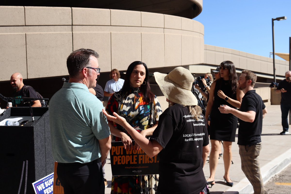 RepYassAnsari's tweet image. Week 4 of the Trump-Republican shutdown. Trump & @SpeakerJohnson are betraying 34,460 federal workers in Arizona who are furloughed or working without pay — & more than 300,000 Arizonans impacted by their healthcare crisis. 
I’m proud to stand with @AFGEnational & fight for…