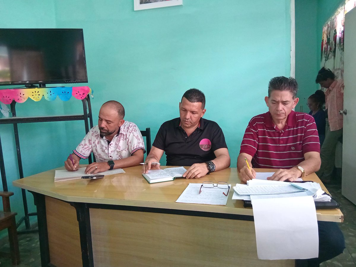 ptevtes's tweet image. En desarrollo Comisión Municipal de Atención a las Políticas Sociales en #Vertientes
#PoderPopular
#VertientesCreaYAvanza #PorCamagüeTodo 🇨🇺
@WalterNoris @JorgeSutil2 @CmgRamona @vasquez_yuneisy @YaimaValle1 @YaimyrB @LianHeinier @frankfgcuba @YamileFernnde15 @cantillo_euler