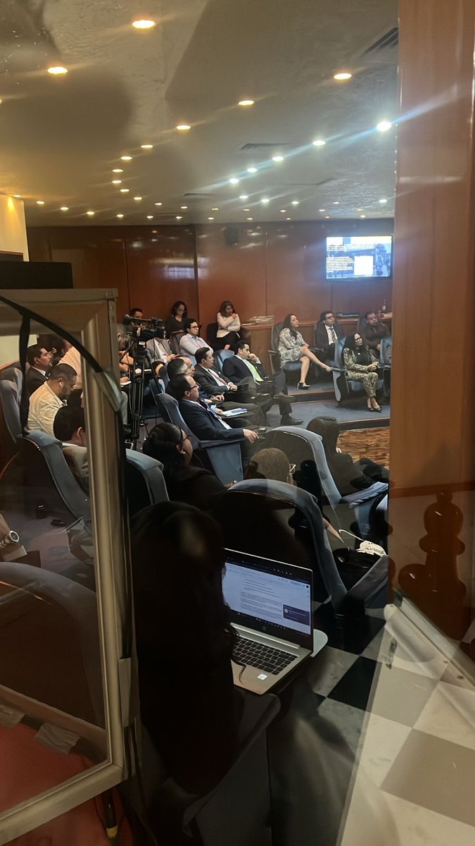 En interpretación simultánea francés-español para la Escuela Judicial #SCJN 👏🏻