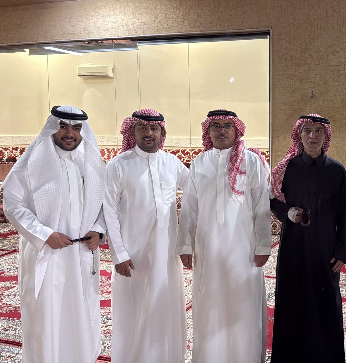 رحل أبي قبل عام ونصف وأصبح أخي عبدالعزيز بمثابته و سندنا وقدوتنا من بعده

ويوم أمس كان موعد رحيله

اللهم ارحم من كان وجودهم في حياتنا بركة، وغيابهم وجع لا يشفى

اللهم اجعل قبروهم روضة من رياض الجنة🙏🏼

اللهم أحفظ لي ما بقي من اخوتي وامد لي بأعمارهم وارزقهم سعادة بالدنيا والآخرة🙏🏼