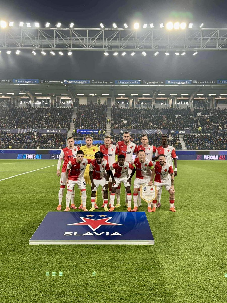 1' | The journey goes 🔛

🔵⚫️ 0-0 🔴⚪️ #UCL