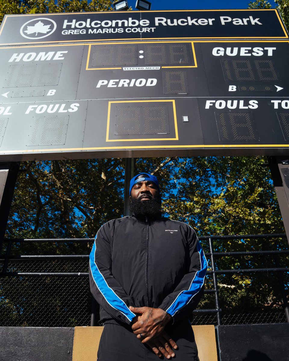 planes's tweet image. Shammgod x Planes
From the court to the culture — a collection crafted for legacy.
Featuring a Crown, Tracksuit and Tee.
Available now at paperplane.shop
and 252 Lafayette Street.