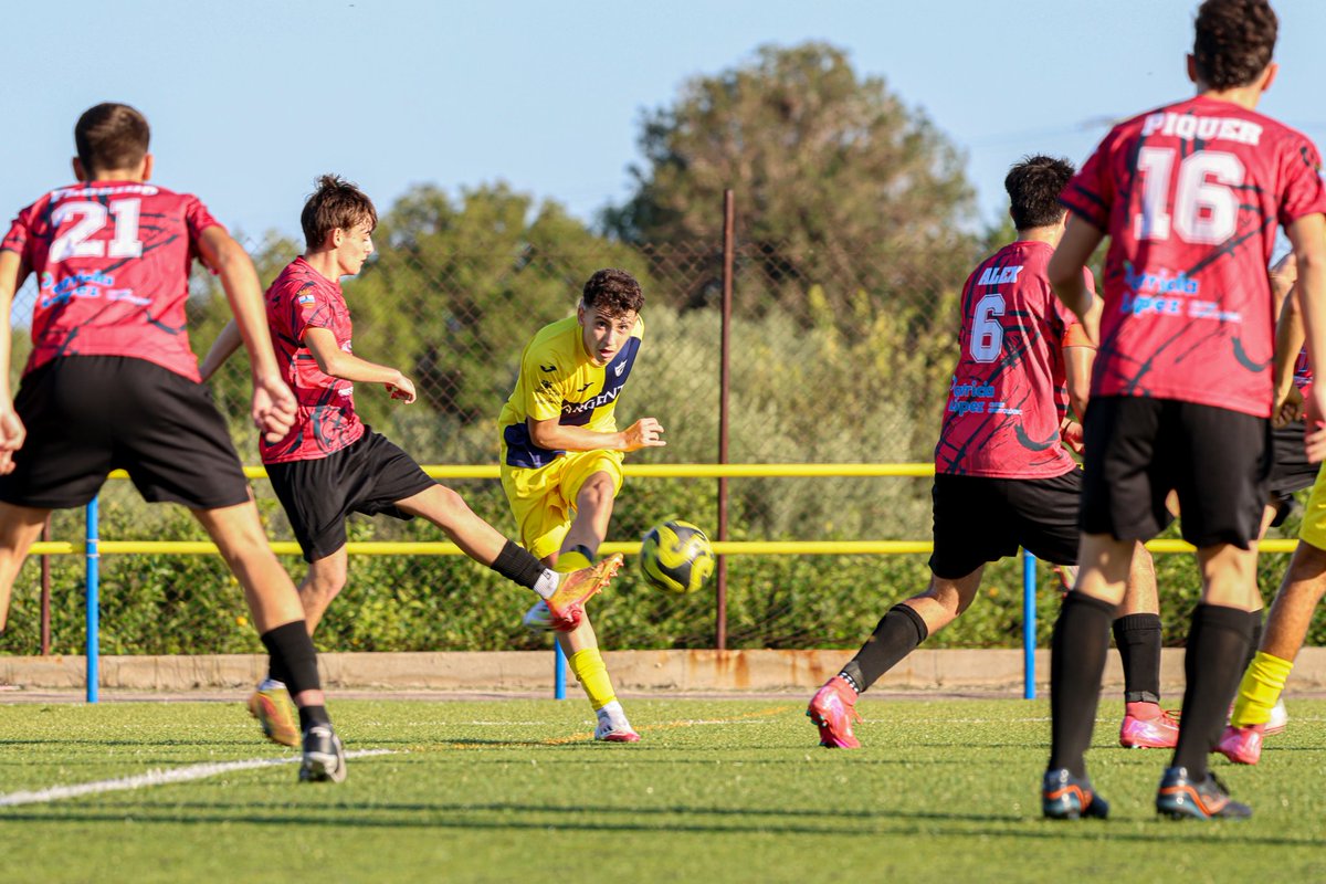 📷: imágenes de la 𝘃𝗶𝗰𝘁𝗼𝗿𝗶𝗮 Juvenil B ante el CF Platges de Moncofa 💪🏼

⚽: Román, Darius x2 🎯

¡Vamos Niño! 💙💛

#alqueriescf #somdelniño #unamaneradevivir #todaunavida