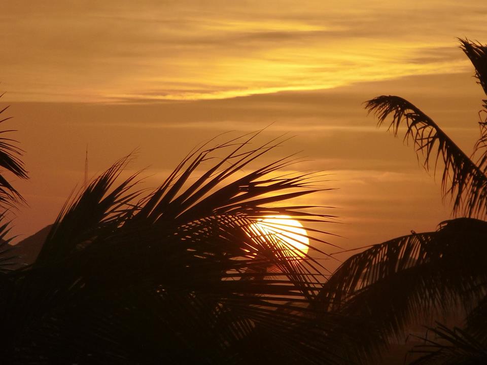 Hermoso atardecer en Cayo Largo del Sur, te esperamos para que puedas disfrutar de esta maravillosa vista.