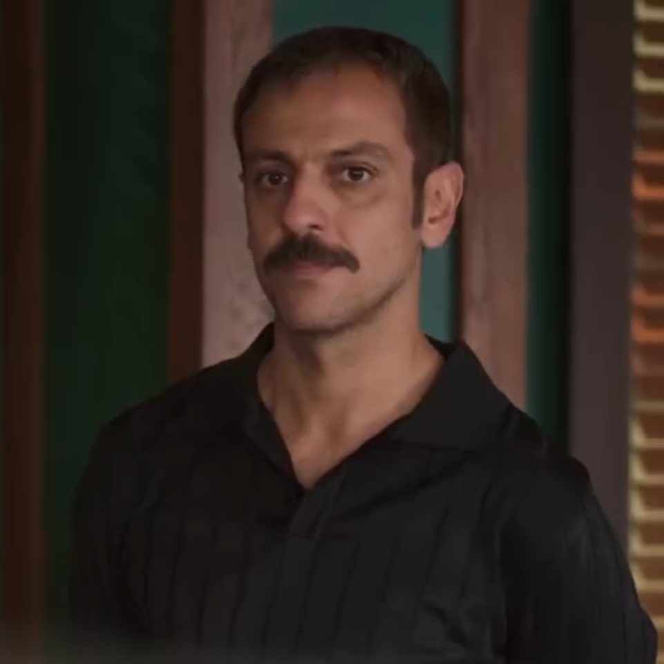 cindy bebek gibi kız                       ve ben yanında modelse hırsız