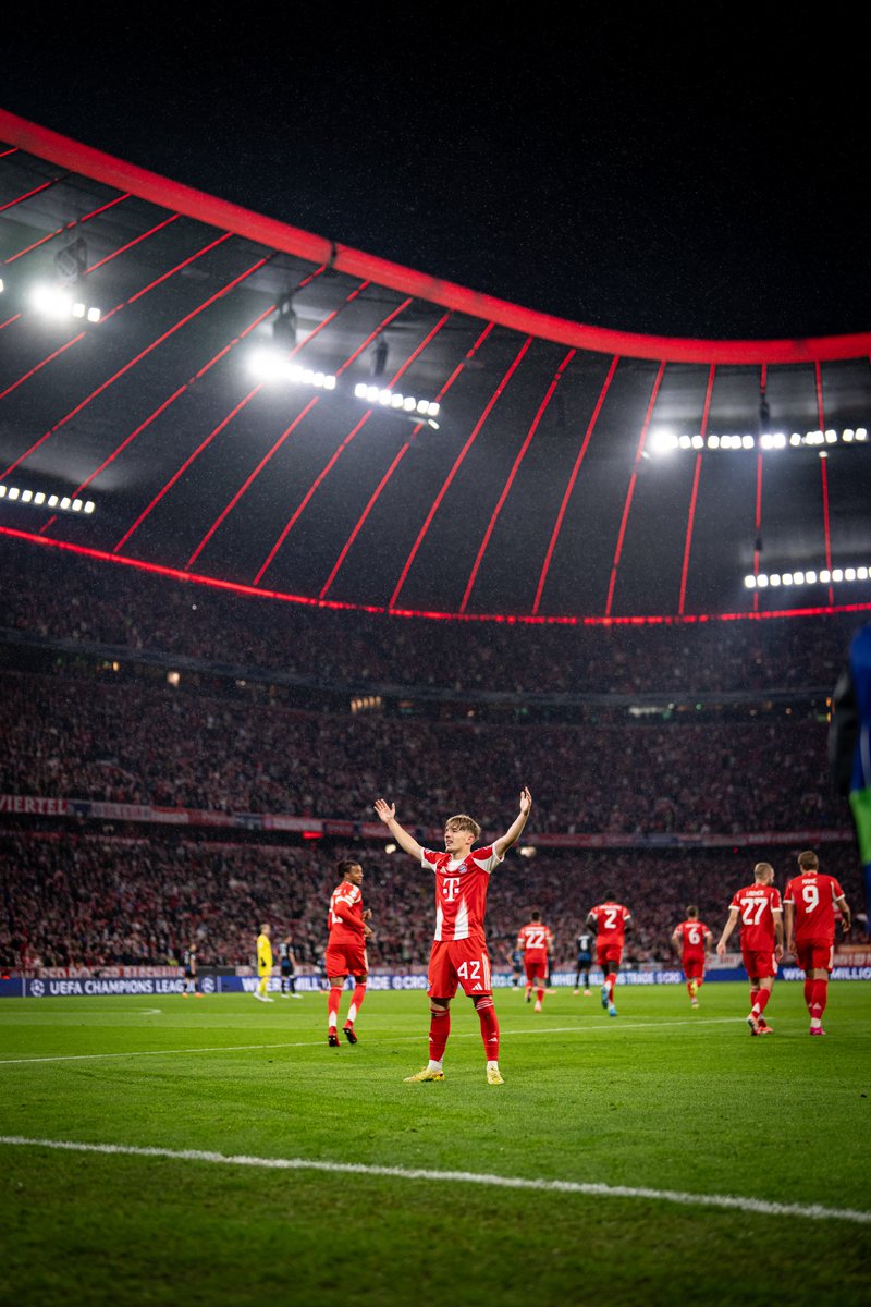 FCBayernEN's tweet photo. Starboy! 💫 https://t.co/u2MQWglkj7
