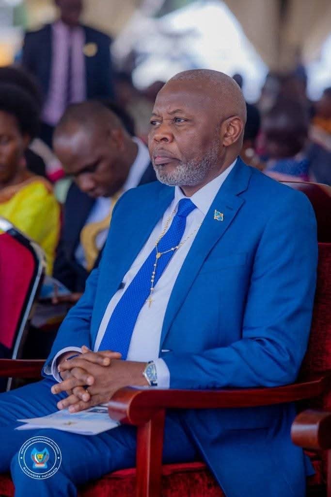 Bibishe Pascaline N (@bibishe6) on Twitter photo Le Leader, le vrai, sait que rien ne vaut le soutien et les encouragements d'une bonne équipe. Nous avons cru en vous, Professeur <a href="/VitalKamerhe1/">Vital Kamerhe</a>, vous nous avez fait confiance, jusqu'au sacrifice suprême serons là pour vous sans compromission Mzee 🙏🏻🙏🏻🙏🏻 Le Leader, le vrai, sait que rien ne vaut le soutien et les encouragements d'une bonne équipe. Nous avons cru en vous, Professeur <a href="/VitalKamerhe1/">Vital Kamerhe</a>, vous nous avez fait confiance, jusqu'au sacrifice suprême serons là pour vous sans compromission Mzee 🙏🏻🙏🏻🙏🏻