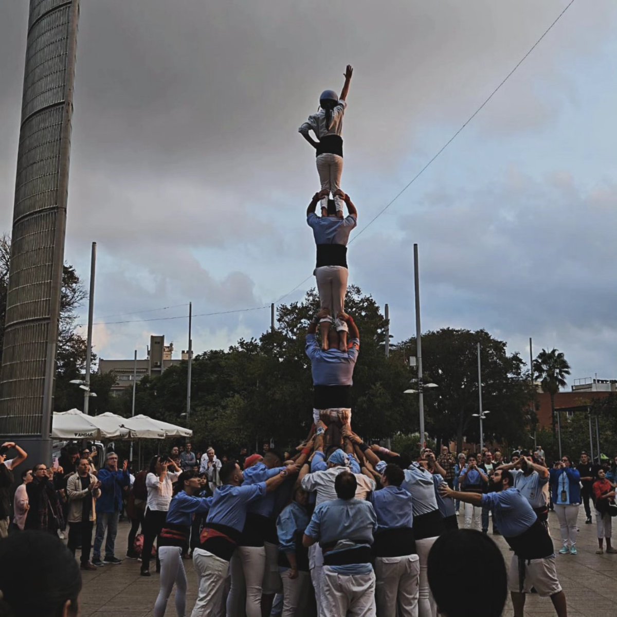 🍁 Dissabte vam celebrar la Trobada de #LaTardor a #SantaColoma, on vam fer P/4, 3/6a, 2/6 (c) i P/4. Tot i que la diada no va sortir com esperàvem, continuarem treballant per portar a plaça la feina feta als assajos. 💪🏼 Gràcies a <a href="/passadors/">Castellers SantAdria</a>, <a href="/CastellersRubi/">Castellers de Rubí</a> i <a href="/CDTerrassa/">Castellers de Terrassa</a>! 🩵