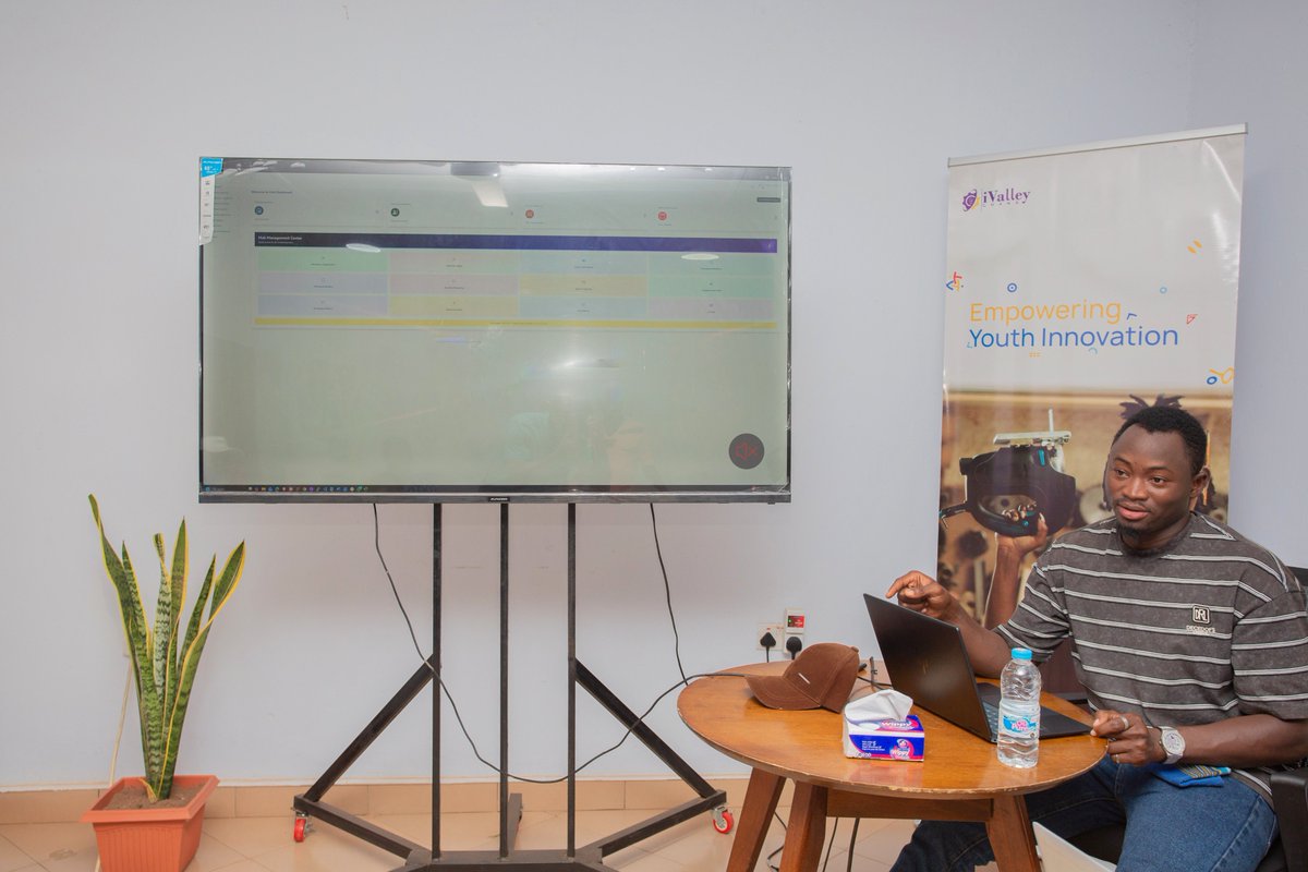 Today at iValley Ghana, we hosted implementing partners of the 𝗔𝗱𝘄𝘂𝗺𝗮𝘄𝘂𝗿𝗮 𝗣𝗿𝗼𝗴𝗿𝗮𝗺𝗺𝗲 in the Savannah Region for a practical training session on the Adwumawura App.
