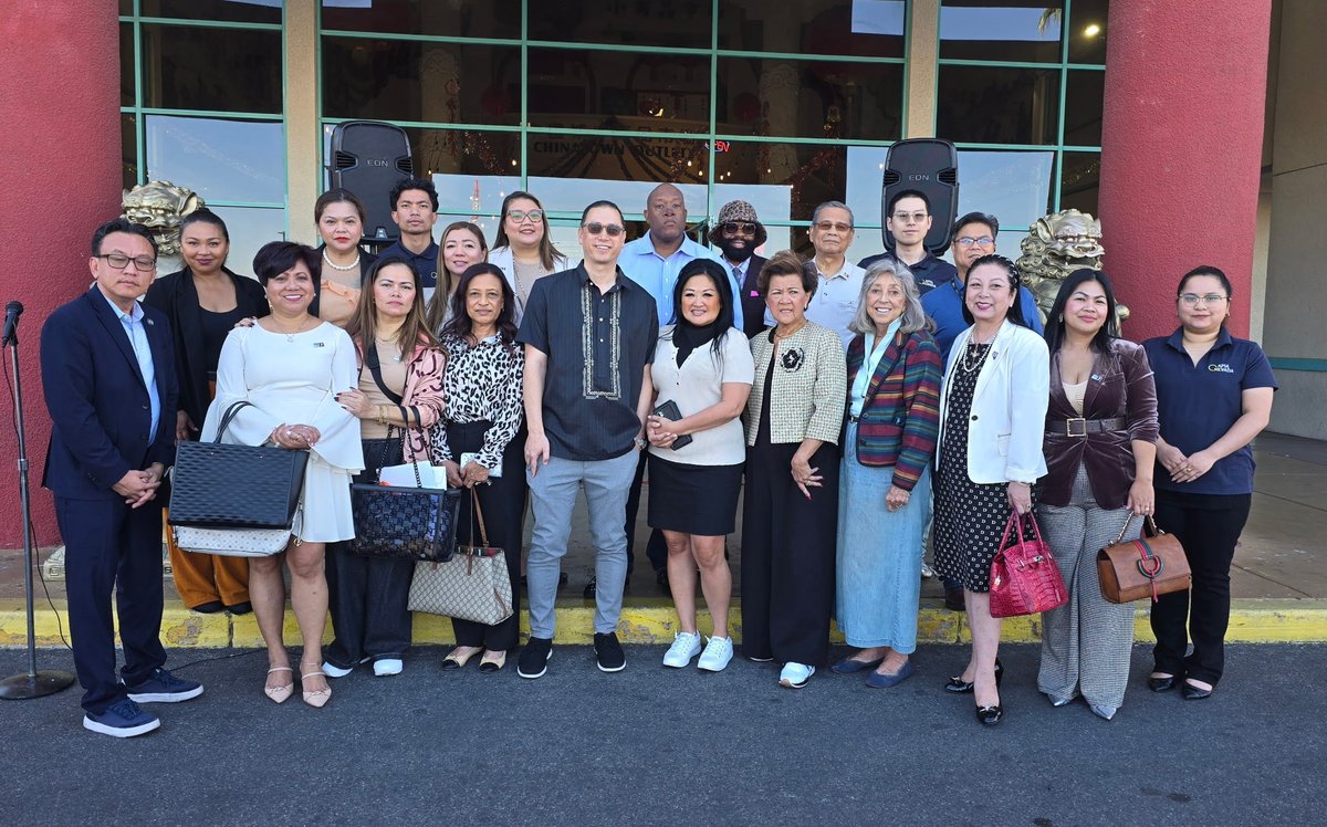 repdinatitus's tweet image. I am proud to stand with #AAPI leaders like @Duyfornv to fight discrimination against Asian Americans. I co-sponsored the COVID-19 Hate Crimes Act, legislation led by @RepGraceMeng and signed into law by @JoeBiden. This provided funding to local organizations to educate the…