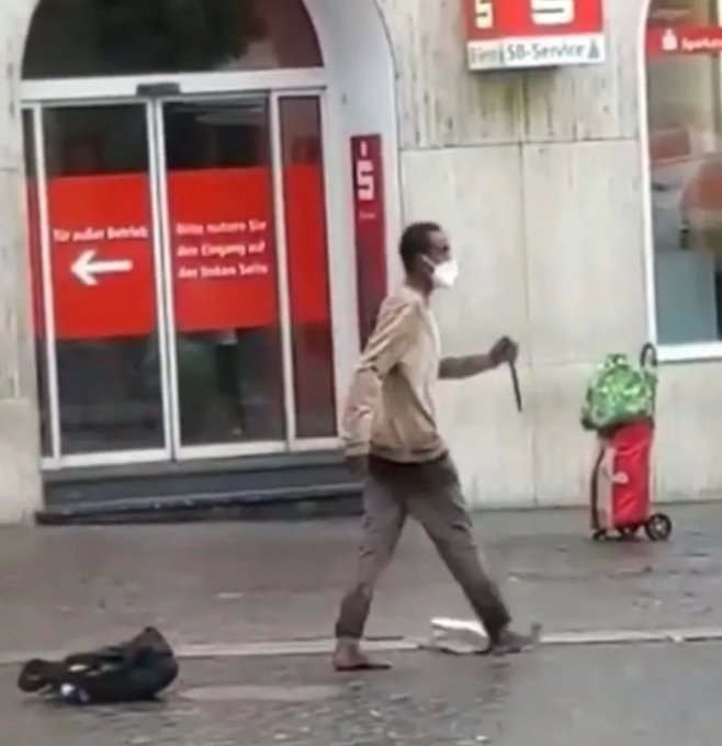 Zur Erinnerung: 

#Stadtbild Würzburg 25.06.2021.
Drei Menschen wurden getötet.