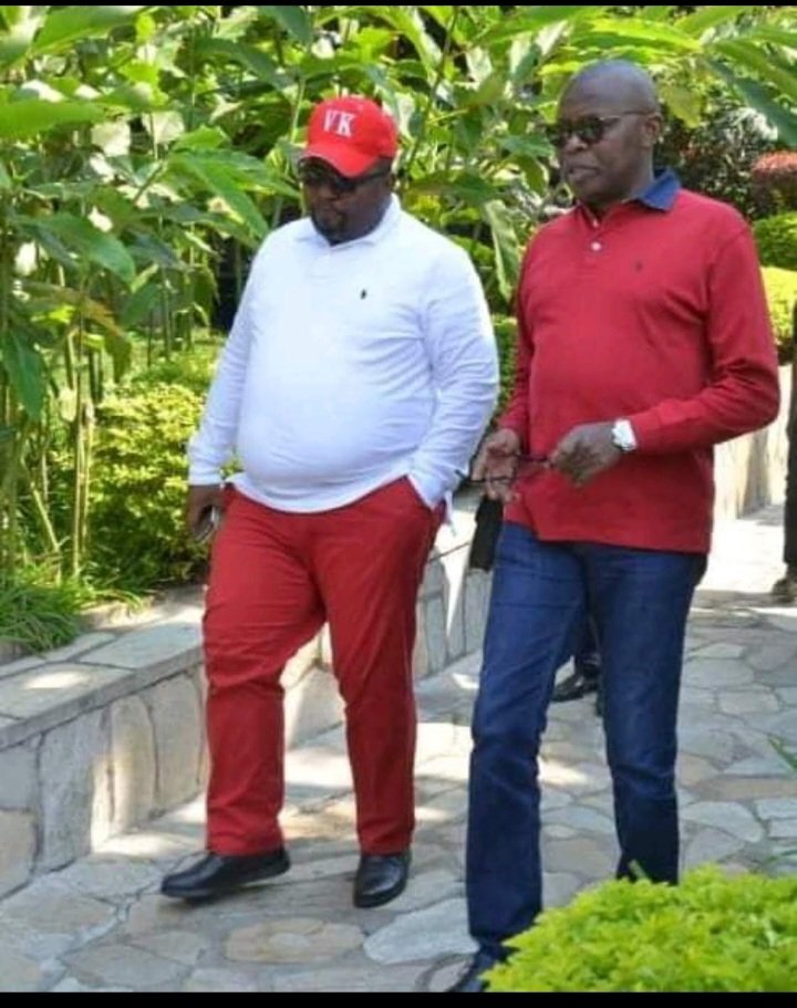 Mwana Mobali (@migabonick) on Twitter photo 🇨🇩✨ Un homme, un destin.
<a href="/VitalKamerhe1/">Vital Kamerhe</a> .
Celui qui élève, conseille, façonne… avant d’être écrasé par ceux qu’il a aidés à régner.
On l’a surnommé le faiseur des rois — oubliant que même les rois finissent par tomber.
Mais l’homme reste debout. Imperturbable. Résilient.
Car 🇨🇩✨ Un homme, un destin.
<a href="/VitalKamerhe1/">Vital Kamerhe</a> .
Celui qui élève, conseille, façonne… avant d’être écrasé par ceux qu’il a aidés à régner.
On l’a surnommé le faiseur des rois — oubliant que même les rois finissent par tomber.
Mais l’homme reste debout. Imperturbable. Résilient.
Car