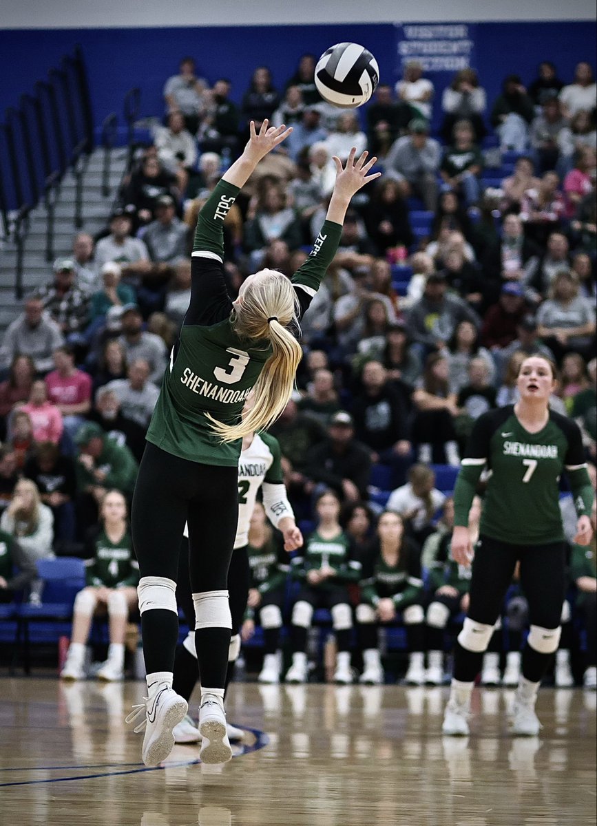 Zeps win and claim the 2025 district title! Final over Hiland:
25-17 Zeps
25-22 Zeps 
25-9 Zeps 

The Lady Zeps will play in the regional semi-final on Wednesday, 10/29 @ Zanesville High School at 8:00pm. 
📸 Holly Anne 
#GoZeps 🟢🏐