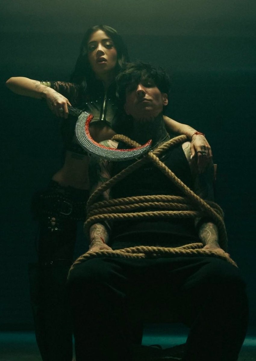 Terror o bendición para los bisexuales ???? 

KATTEYES VEN ACA XCRY