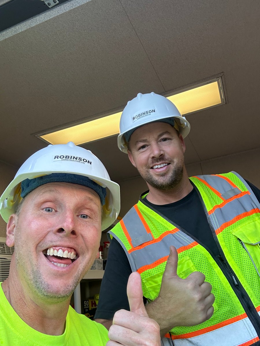 RobCon_Co's tweet image. Crunch Anaheim is in beast mode 💪

Rubber + turf down, tile going in, equipment rolling in nonstop, and crews are building fast. Almost there!

#CrunchFitness #TeamRobcon #GymBuild #ProjectUpdate #FinalPush