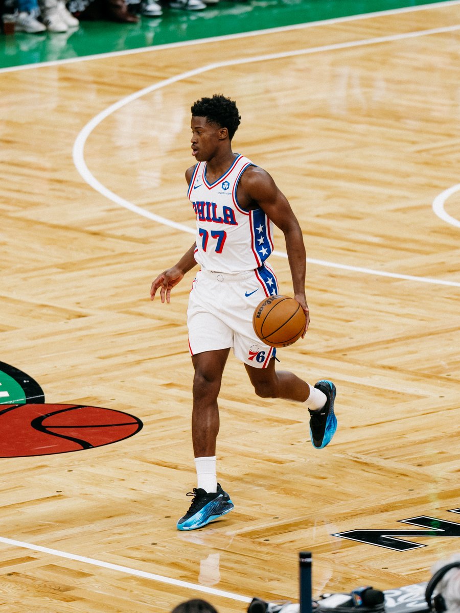 our rook after Q1: 

14 PTS | 5-9 FG | 3 3PT