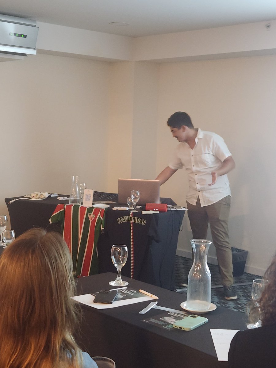 Última lectura de revista 2025. Uso de Impella en Infarto de Miocardio con shock NEJ 2024. Segundo tiempo: Emiliano Brandon nos comparte el "Algoritmo Fraterno" Todo lo que debes saber del Barrio Fraternidad ⚽️🧉🥖🎭📖