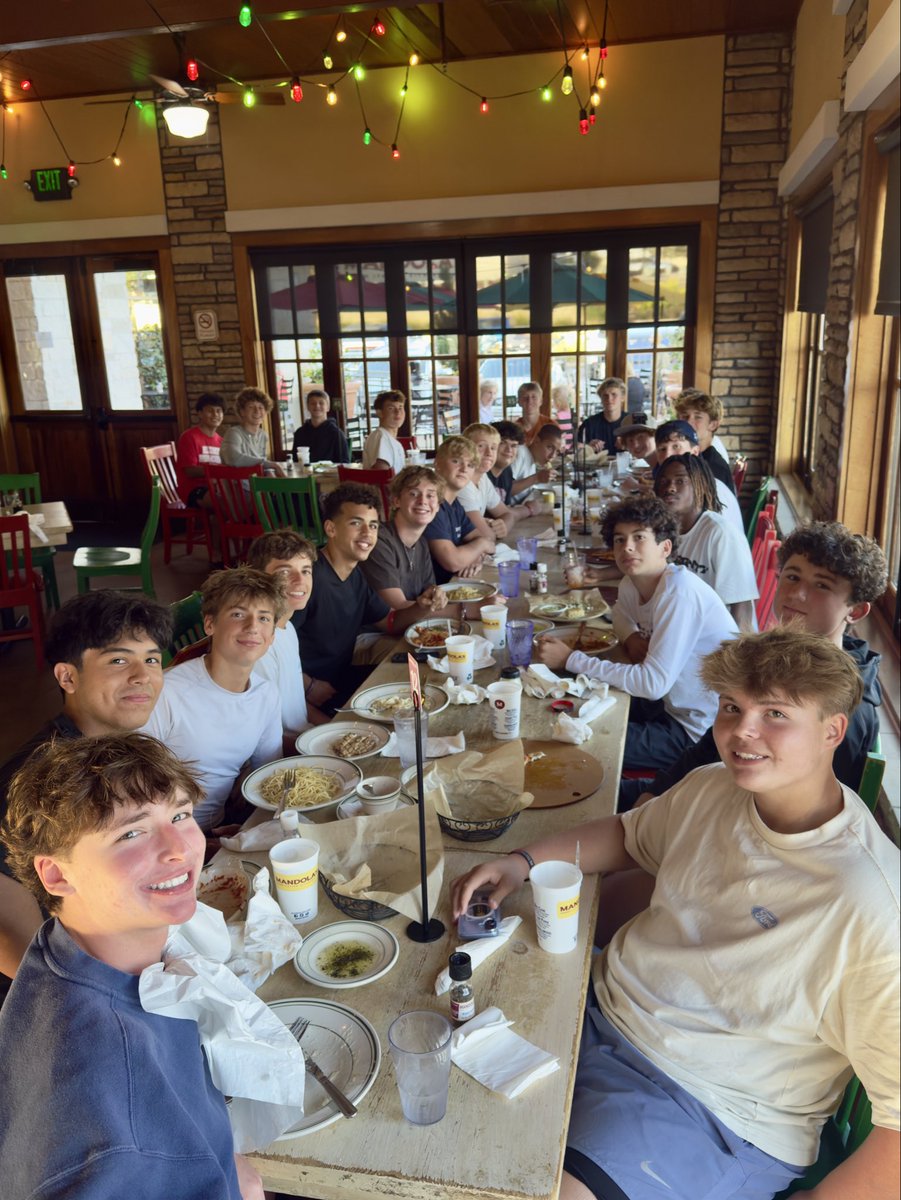 MicahAntoun's tweet image. Team Dinner...
#Class29 #LTHScavsfootbal 
@LTHSCavFootball
