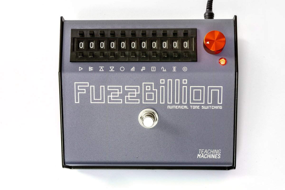 10億通りの音が出るファズ「FuzzBillion」
teachingmachines.co.uk/product/fuzzbi…

何いってんのかわかんね〜けどすごいな