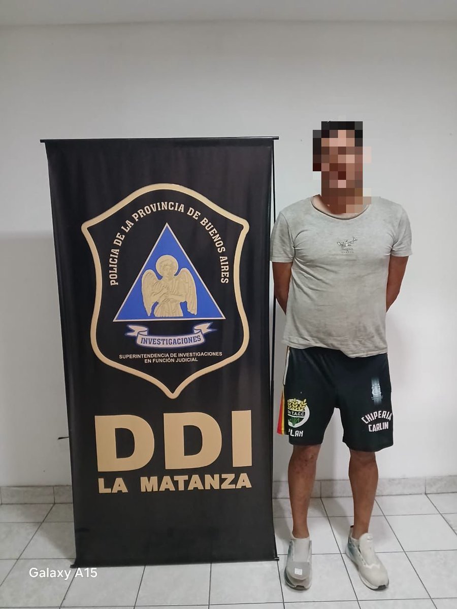 🚨 " DE HOY NO PASÁS". SALIÓ DE LA CÁRCEL, INTENTÓ PRENDER FUEGO A LA PAREJA Y LO DETUVIERON
- La víctima sobrevivió al ataque.
- El acusado fue detenido en Virrey del Pino por la DDI La Matanza.