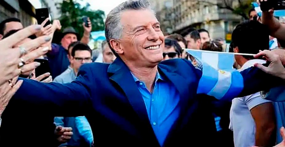 🔴Si le hubieran tenido la paciencia que le tienen al psiquiátrico a Macri, hoy seríamos Suiza, no existiría el kirchnerismo y la sociedad no estaría tan rota por dentro.

Pero escucharon a los Espert y Milei que lo corrían por derecha con sus "kirchnerismo de buenos modales" y