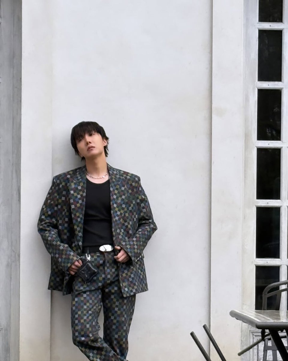 I vote #jhope for #2025MAMAVOTE