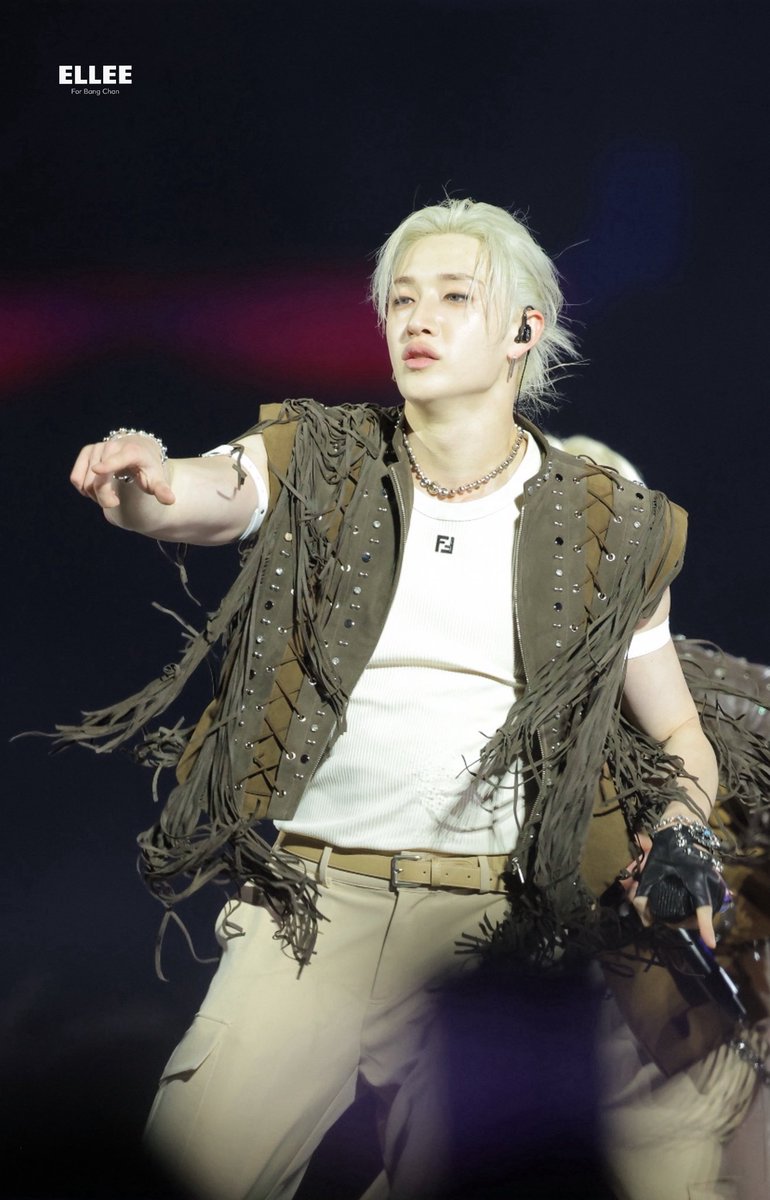 ElleeForchan's tweet photo. | 251019 Encore 🔥

#방찬 #Bangchan #스트레이키즈 
#Straykids #스키즈  #dominATE_Encore 
#dominATE_Encore_In_Korea https://t.co/EJAliAM7yS