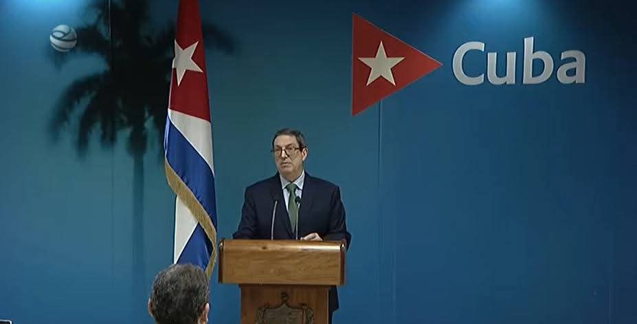 JorgeFaure1's tweet image. #PoderPopular el gobierno de los Estados Unidos crea un clima de inseguridad sobre las calumnia contra el pueblo #Cubano #IslaDeLaJuventud #SentirPinero #CubaEstáFirme #100AñosConFidel