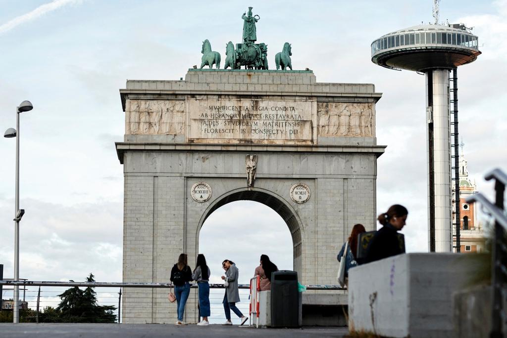 #Mundo. Gobierno español busca eliminar símbolos de dictadura franquista en espacio público
 semanariouniversidad.com/mundo/gobierno…