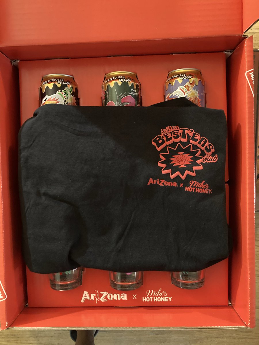 LORDGULLEY's tweet image. Thank you Curtis Roach &amp;amp; Arizona Tea for the care package go listen our song “Arizona” now on all streaming platforms