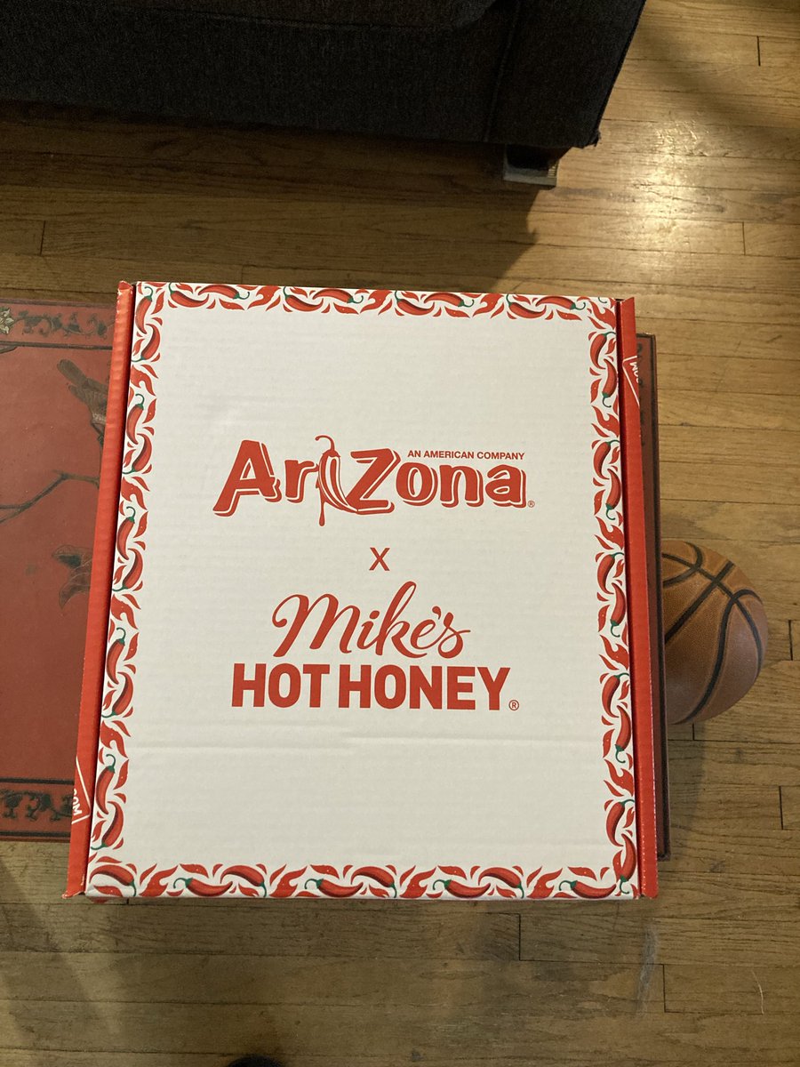 LORDGULLEY's tweet image. Thank you Curtis Roach &amp;amp; Arizona Tea for the care package go listen our song “Arizona” now on all streaming platforms