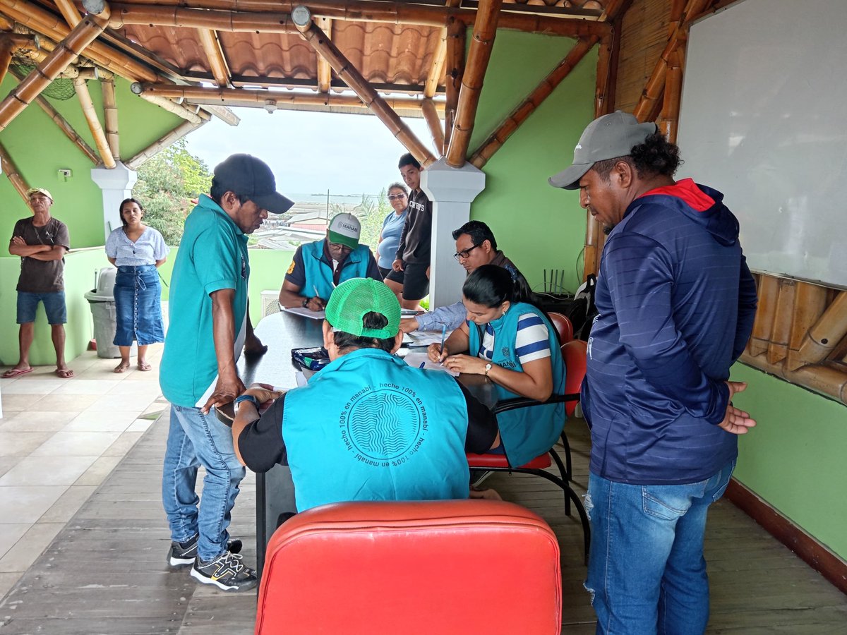 Seguimos fortaleciendo al sector pesquero artesanal con las Escuelas del Productor, llevando acompañamiento técnico y organización directa a nuestras comunidades. En estos días hemos avanzado con:

✅ Socialización, inscripción y coordinación del proyecto en Manta (San Mateo) y