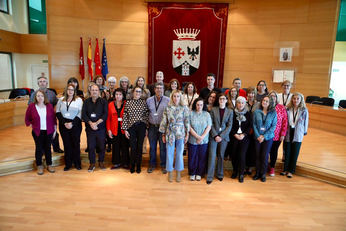 MarAlcobendas's tweet image. ¡Oportunidades para todos! 💼 #Alcobendas impulsa el empleo local y la formación. 28 personas desempleadas &amp;gt;50 años se incorporan al Programa Público de Empleo-Formación. ¡Un paso más hacia la inclusión laboral! #EmpleoLocal #AlcobendasAvanza