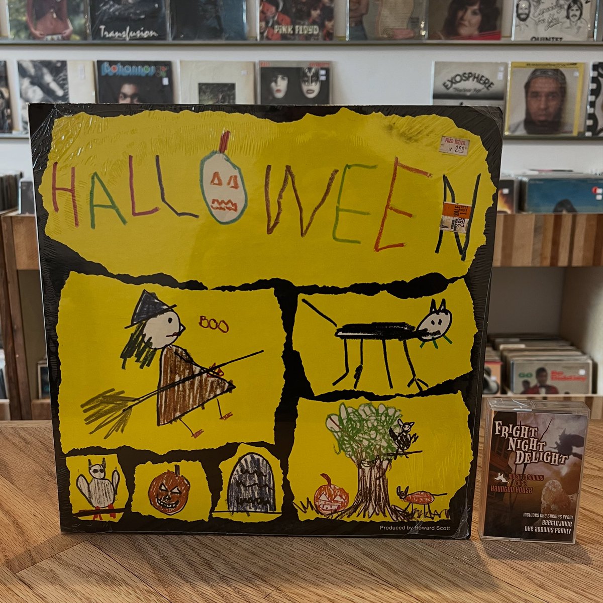DjProvokeDC's tweet photo. More Halloween frights to delight in the night. Beetljuice theme song & The Addams Family on the cassette at Prospector Records.
.
:
#halloween #funk #raregroove #recordstore #vinyl #records #music #recordsforsale https://t.co/dLzkXcdaCG