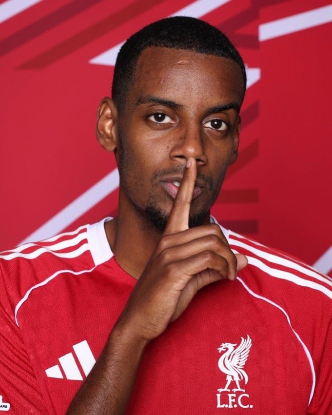 TheHateCentral's tweet image. Alexander Isak vs Frankfurt:
45 Minutes (Hooked)
0 Goals/Assists
0 Key Passes
1 Big Chance Missed
0 Dribbles
NEWTON’S FIRST LAW: AN ISAK AT REST STAYS AT REST UNLESS ACTED ON BY A CARABAO CUP TEAM 💫💫💫
