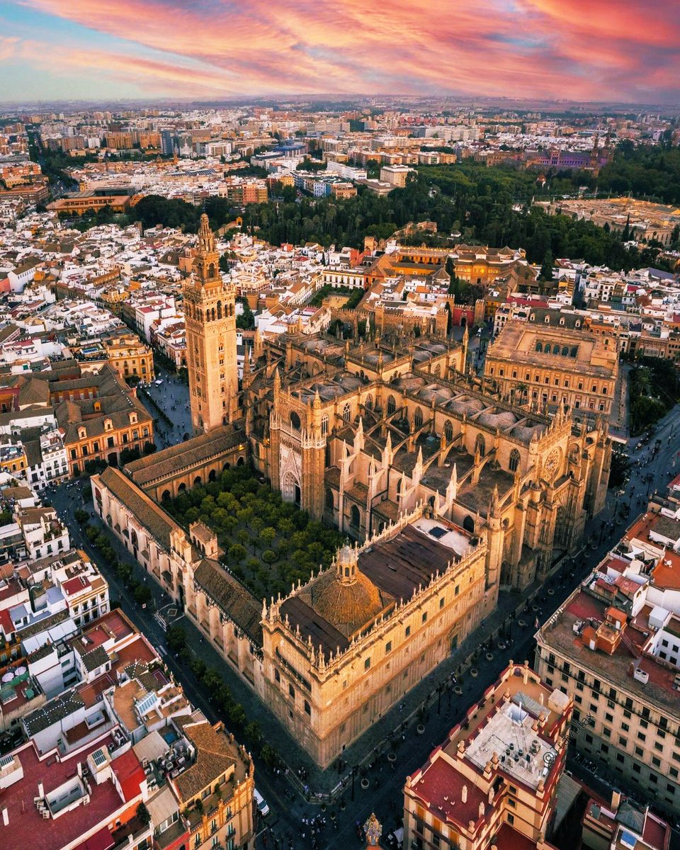 “Sevilla no tiene que demostrar que es la ciudad más bonita del mundo, que lo demuestre la segunda”

Silvio Fernández Melgarejo.