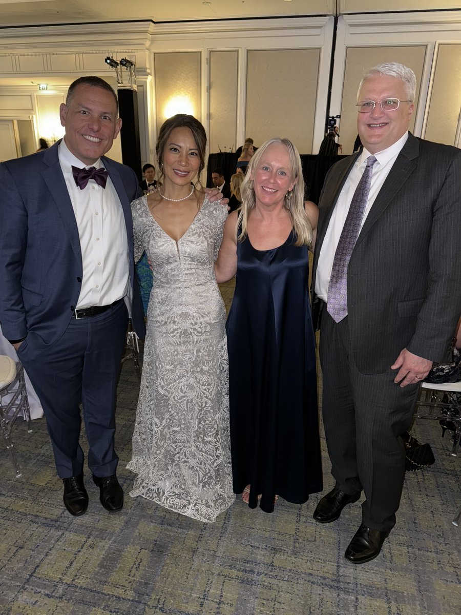 ALZDallasNETX's tweet image. .@EdwardJones is invested in a future without Alzheimer’s. 💜 For many associates and clients, this mission is deeply personal. Read three inspiring stories that show how together, we can #ENDALZ: bit.ly/42R3o6I