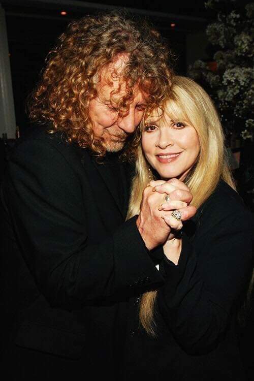 Robert Plant and Stevie Nicks dancing in 2007 at Ahmet Ertegun Tribute After Party.