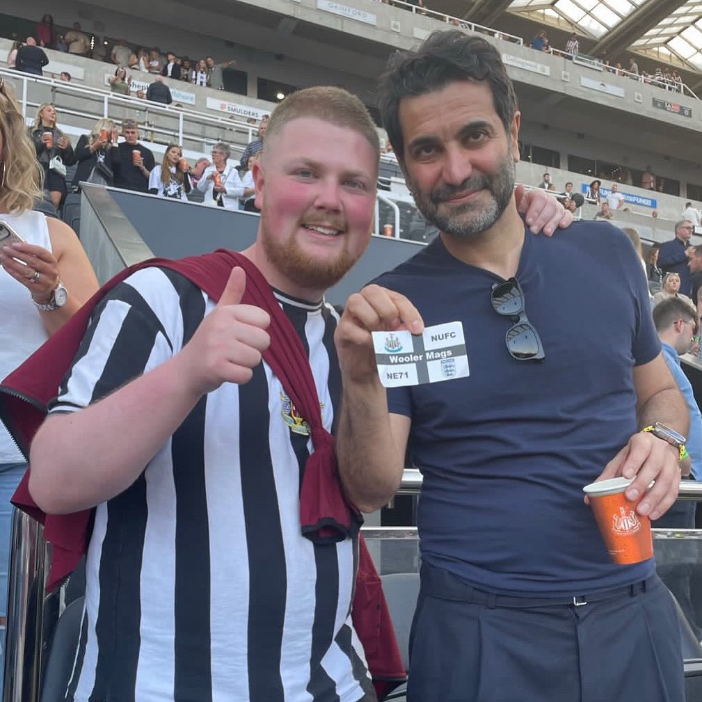 Throwback to the Newcastle owner with a custom stickers ordered from us. 

Save 15% on all orders today. 

Use discount code - save15 @ the checkout 💳

Custom stickers from ONLY £12.25📣

👉ultrasdesign.co.uk

#ultrasdesign #ukfootballflags